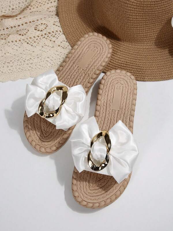Nuevas sandalias planas de mujer de estilo bohemio con lazo y cadena de metal