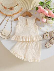 Baby Girl Cute Solid Color Round Neck Sleeveless Ruffled Hem Floral Top And Ruffled Hem Shorts 2 Pieces Outfit, Suitable For Daily Outings In Spring/Summer