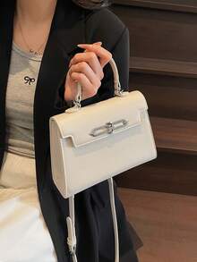 时尚纯色百搭女士手提包，优雅金属装饰，可调节肩带，休闲简约单肩包，磁扣开合，多功能轻便斜挎包，大学生日常必备 - 白色 - 查看 5