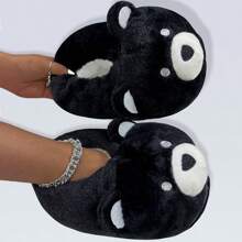Pantuflas cálidas y antideslizantes con bordado negro, cobertura total del pie y diseño de oso para mujer para el hogar