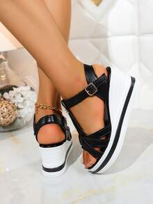 Sandali con zeppa e platform da donna, nuovi alla moda per l influencer, con cinturini incrociati in metallo, open-toe, infilabili, casual, da esterno, da festa, comodi, leggeri, con tacco alto, in colore bianco, con laccetti, per spiaggia