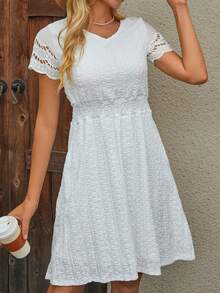 Blessings of Love V 领平行褶饰蕾丝拼布连衣裙 - 白色 - 查看 2