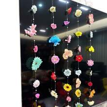 Este nuevo producto presenta un arco floral flotante, una pared floral, flores en floración, una escena floral aérea y una cascada de flores, lo que lo convierte en el producto perfecto tanto para uso residencial como para fotografía.