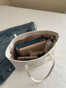 大容量时尚女士单肩包方形腋下包斜挎包大学生学院风背包新款欧美印花托特包批发大容量方形拱形提手女士单肩包 - 白色 - 查看 8