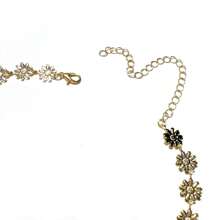 1 colar floral minimalista e elegante