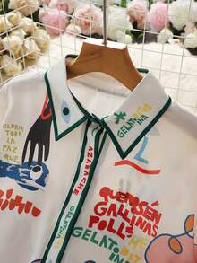 Personalisiertes Hemd aus Leinen mit Graffiti-Muster und mehreren Knöpfen in einer Reihe