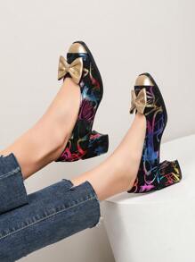 Nuevos tacones de plataforma elegantes con lazo decorativo y punta cuadrada, diseño superior con estampado colorido y contraste, suela de goma duradera, cómodo para uso casual y formal en todas las estaciones
