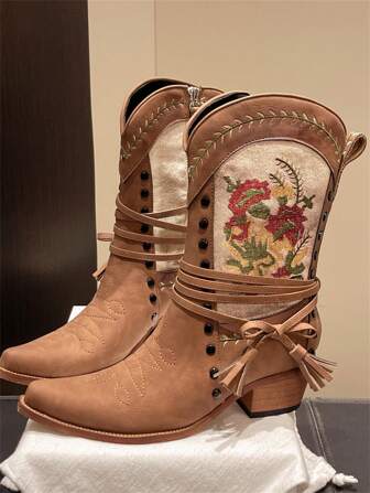 2025 New Vintage Embroidered Print Women's Boots, Chunky Heel Square Toe Side Zipper, Slimming Criss-Cross Strap, Fashionable Western Style Slip-On Short Booties, Commuting All Season Brown