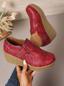 女士红色时尚舒适坡跟一脚蹬鞋，纯色复古 PU 皮革，钩环坡跟浅口鞋，适合节日、婚礼、派对、办公室和日常穿着，春夏秋 - 紅色 - 查看 2