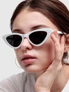 1pc Vintage Cat Eye Small Face Fashion Glasses For Women, Chic Black Framed Fashion Glasses