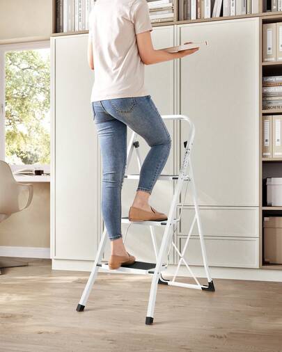 Marchepied 2/3/4 Marches Pliable, Escabeau, Verrou de , Facile à Ranger, Charge 150 kg, Blanc Nuage