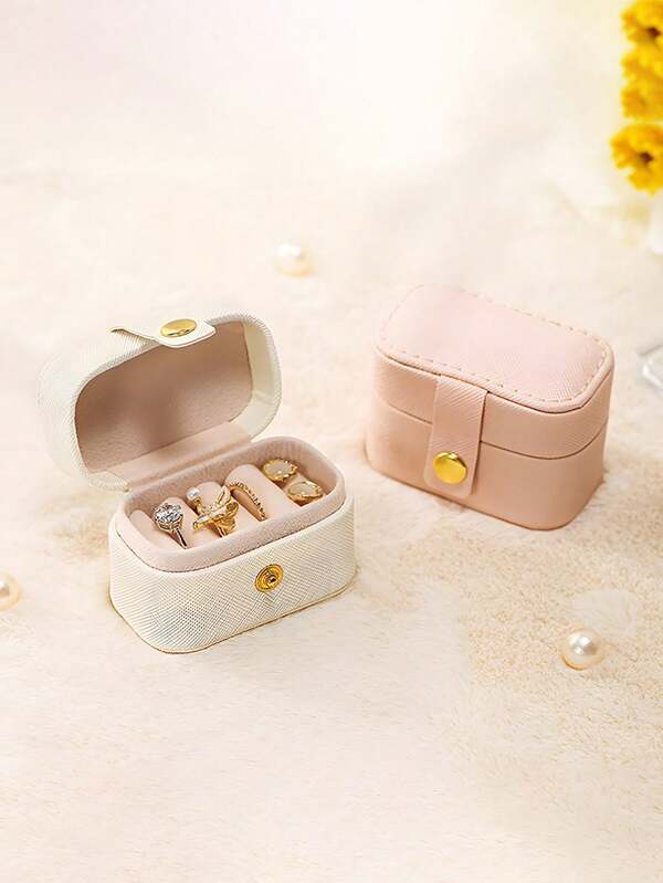 1 Pieza, Caja de Anillo Portátil Miniatura, Caja de Joyería para Mujeres, Caja de Exhibición de Joyas de PU, Caja de Almacenamiento de Joyas Doméstica Simple, Caja de Almacenamiento de Viaje, Exquisita Miniatura, Aretes, Joyería, Caja de Almacenamiento, Aretes, Caja de Almacenamiento, Aretes, Anillos, Collares, Pulseras Caja de Almacenamiento, Esenciales de Regreso a la Escuela, Regalos Inolvidables para Fiestas, Regalos para Damas de Honor, Caja de Almacenamiento y Exhibición Miniatura, Caja de Regalo, Artículos Esenciales de Viaje, Regalo del Día de la Madre
