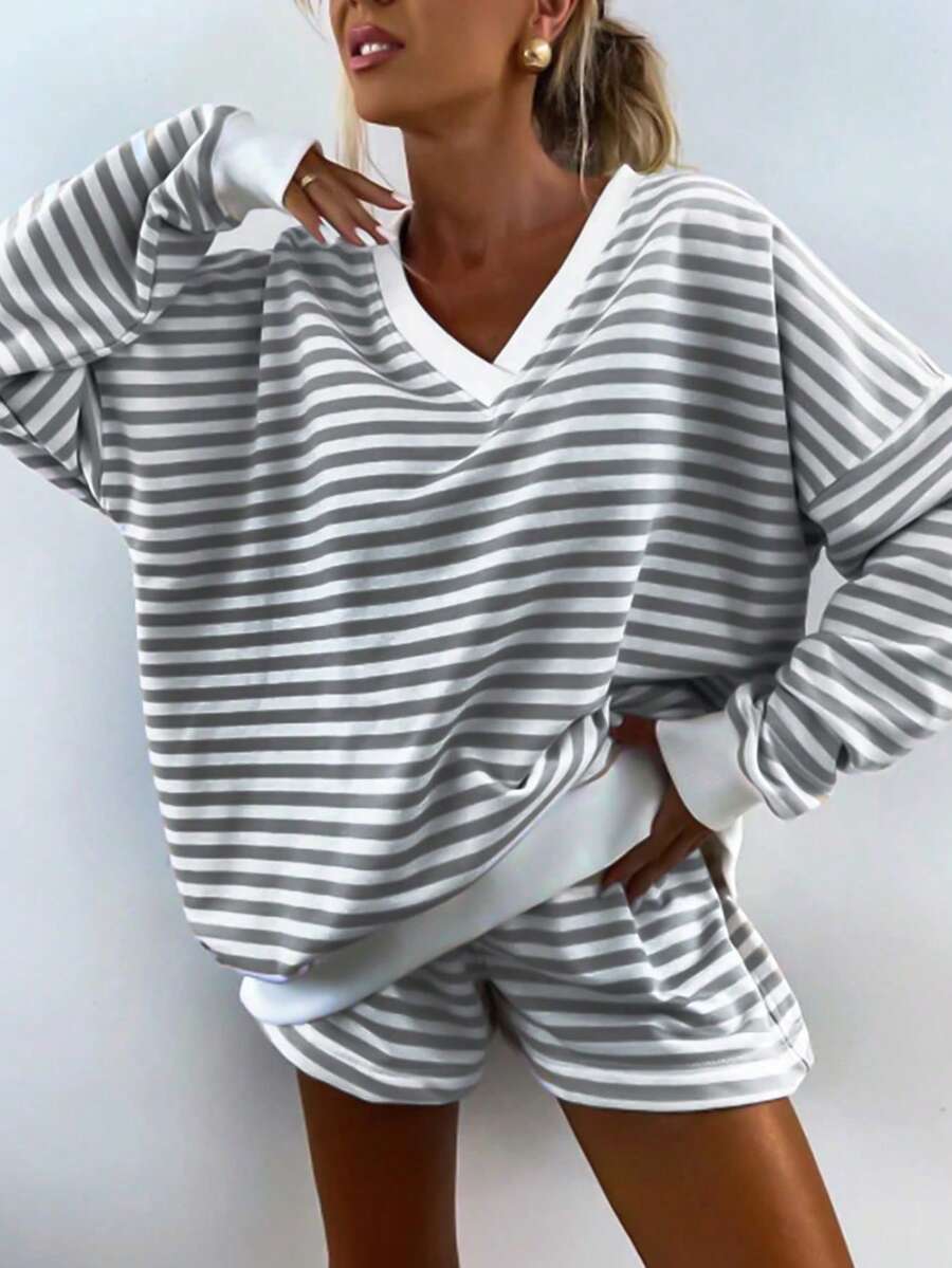2 Pieces Set Fashion Stripe V-Neck Long Sleeve Loose Comfortable Top   Elastic Waistband Comfortable Shorts Casual Outing Home Clothes Set - Xám - Xem 1