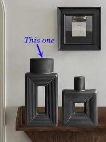 1 件简约几何镂空树脂黑色花瓶 - 现代简约风格，哑光黑色调，方形轮廓，立体镂空细节，装饰空间，适用于客厅和展厅场景，是馈赠朋友和生日礼物的最佳选择 - 彩色 - 查看 9