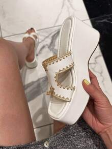 Sandali da donna con zeppa, stile boho con decorazione floreale - Bianco - Visualizzare 2