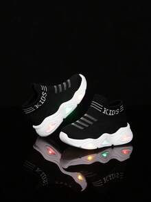 儿童春秋款 LED 发光鞋，灵活鞋面，一脚蹬设计，可爱时尚，适合日常休闲和运动穿着 - 黑色 - 查看 2