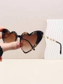 Gafas de moda con marco en forma de corazón - Marco de metal negro, ideal para el Día de San Valentín o uso diario, accesorio romántico, lentes duraderos