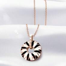 1pc 18K Gold Stainless Steel Chain With Copper Pendant, Striped Oil Drip Zirconia Black & White Oil Drip Circle Pendant Necklace - Necklace - View 4