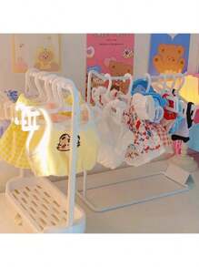 Adatto per appendini per bambole in tessuto , appendini per bambole da 20 cm, appendini per bambole di celebrità BJD, aste di supporto per abiti da 15 cm, rastrelliere per conservazione di abiti e scarpe per bambole da 20 cm, e rastrelliere per esposizione