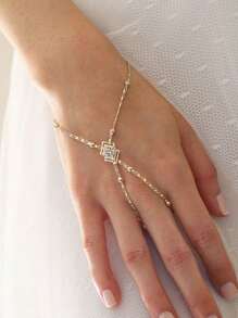 Silver Elegant Bridal Hand Chain Bracelet For Women Wedding Bridal Bracelet , Minimalist Bridal Ring Bracelet, Crystal Bracelet Suitable For Daily Wear Party Jewelry Gift