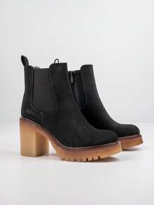 Cizme înalte cu talpă groasă