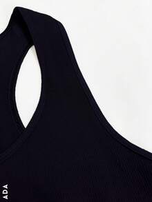 Kit de 6 camisetas de tirante ancho, multicolor, sexy y casuales para mujer, tela de poliéster y elastano, ideales para temporadas de primavera y verano. Diseño ajustado, cuello redondo, sin mangas, muy ligeras y cómodas. Te llegarán 6 camisetas en colores al azar. - Negro 6P - Ver 3