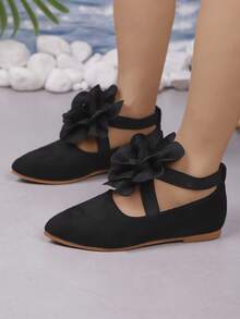 1 双女童蝴蝶结装饰尖头平底鞋，松紧带设计，方便穿脱，适合 3-15 岁儿童户外、节日、派对和表演穿着，春秋季