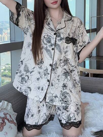 两件套女士蕾丝领蕾丝拼接撞色短袖上衣和短裤睡衣套装，适合春夏穿着