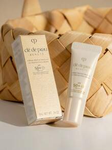 CPB [迷你] 防晒霜 8ml / SPF 50+ PA++++ / 一款奢华的日常广谱防晒霜，SPF 50+，可抵御 UVA 和 UVB 射线和因素，同时通过 10 小时保湿明显改善皮肤质地。