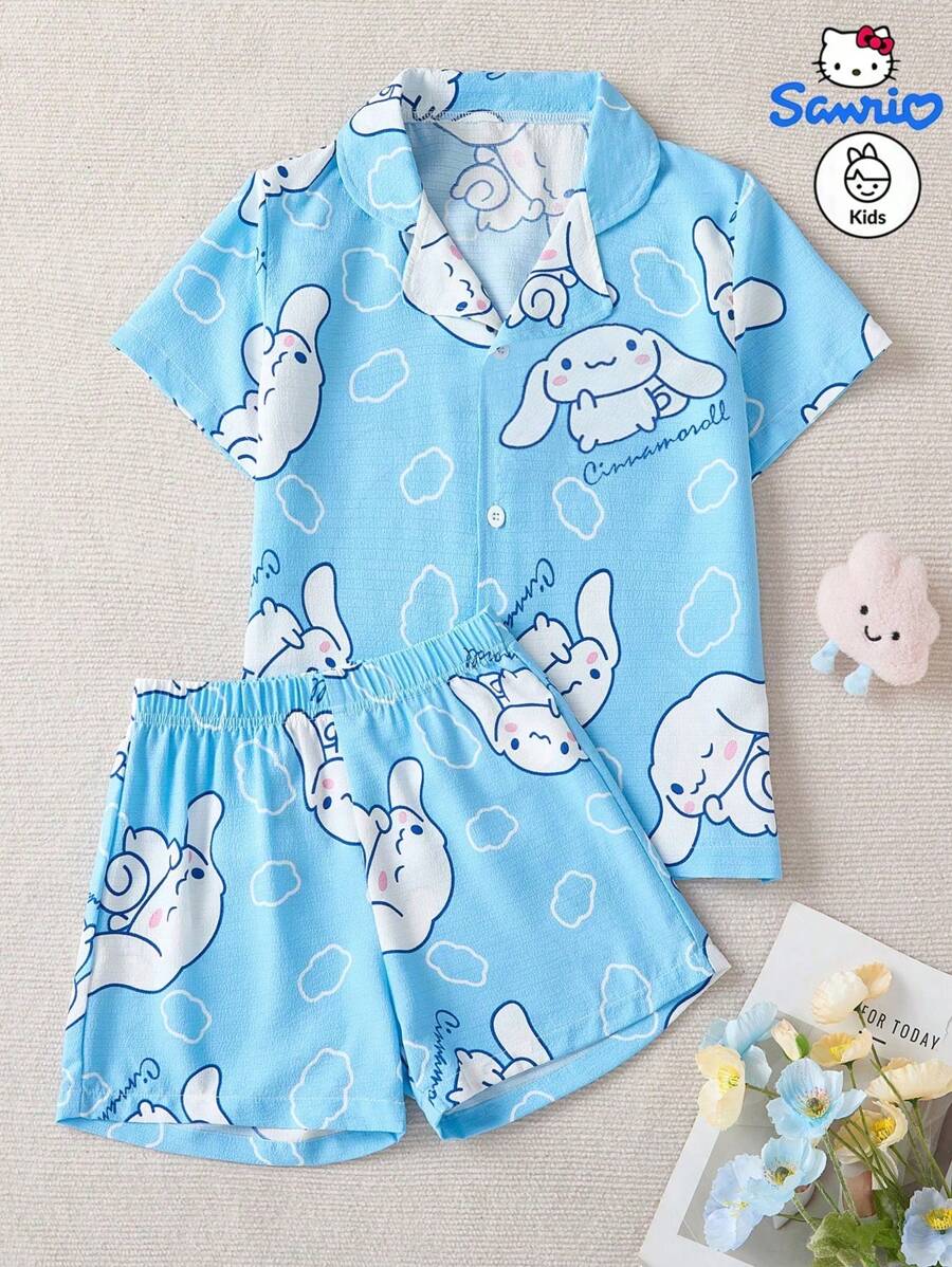 Sanrio قطعتان من الملابس المنزلية الأنيقة والرقيقة والأزياء الزرقاء للبنات، مرخصة من سانريو مع طباعة كلب أذن كبيرة جاكيت قصير مزرر وشورت، مناسبة للارتداء المنزلي، هدية مثالية للبنات