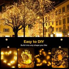 全新升级的太阳能户外灯串：太阳能供电，防水银线灯，8 种闪烁模式，搭配银线 LED 灯泡。非常适合在万圣节、圣诞节、感恩节和返校季等节日期间装饰校园、家居、派对、树木和花园。