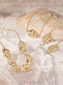 4-Piece European And American Fashion Minimalist Exaggerated Personalized Ocean Style Gorgeous Geometric Shell Earrings, Necklace, And Bracelet Set For Women