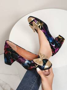 Nuevos tacones de plataforma elegantes con lazo decorativo y punta cuadrada, diseño superior con estampado colorido y contraste, suela de goma duradera, cómodo para uso casual y formal en todas las estaciones