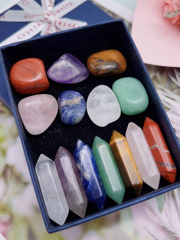 14 pièces Ensemble de boîte cadeau de pierres de cristal naturelles de guérison 7 Chakras avec extrémités doubles, boule d'énergie sphérique, galet. Cadeau de vacances pour hommes et femmes. Améthyste, œil de Tigre, Rose Quartz