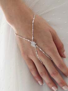 Silver Elegant Bridal Hand Chain Bracelet For Women Wedding Bridal Bracelet , Minimalist Bridal Ring Bracelet, Crystal Bracelet Suitable For Daily Wear Party Jewelry Gift