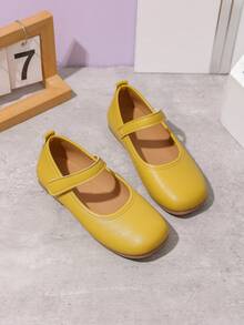 1 双女童黄色 PU 钩环可调节平底鞋，圆头 TPR 防滑轻便舒适休闲平底鞋，适合 5-14 岁小学生/中学生，适合上学、盛装打扮、户外日常穿着，四季皆宜 - 黃色 - 查看 1