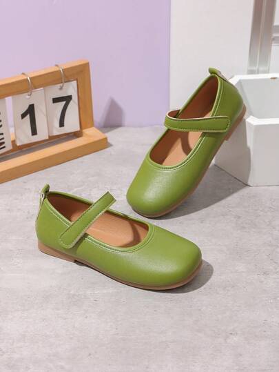 1 双女童绿色平底鞋，可调节钩环扣，圆头，TPR 防滑鞋底，轻便舒适，纯色，时尚芭蕾平底鞋，适合 5-14 岁女孩，上学、正式、表演和日常穿着，四季皆宜