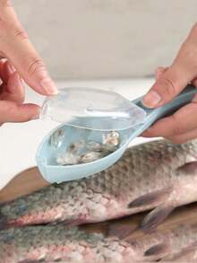 1/2 件符合人体工程学的鱼鳞去除器套装 - 快速剥皮，易于清洁鱼鳞刷 - 防滑刮鱼鳞神器带盖，适用于家庭烹饪和海鲜准备，手动鱼鳞去除器，适用于家庭厨房的小工具