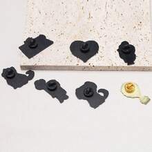 1 件装电影可爱狗胸针，卡通人物气球金属徽章背包，适用于学校办公室配饰衬衫夹克珠宝圣诞节万圣节 - 彩色 - 查看 2