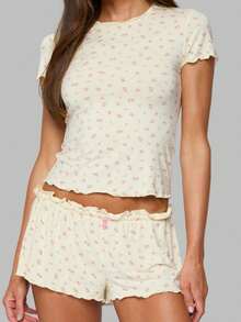 2 Pieces Lounge Set For Women Y2k Floral Print Sleepwear Outfits Round Neck Short Sleeve Slim Fit Crop Tops And Mid Waist Ruffle Trim Button Decoration Loose Fit Shorts Pajamas Sets For Teen Girls Summer Soft Sleepwear Loungewear - 黃色 - 查看 1