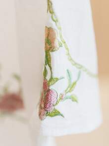 JIANHU 女士刺绣波西米亚风衬衫 - 中国结领配花卉刺绣，休闲夏季收腰上衣，适合花园派对/约会之夜/休闲穿着 - 白色 - 查看 6