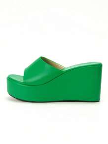 Women's Platform Wedge Sandals, New Spring/Summer Round Toe Simple Strap Green Slippers, Fashionable Waterproof Wedge Platform Outdoor Green Shoes, Versatile Plus Size Ladies Slides