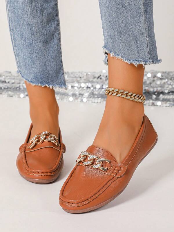 Mocassini eleganti da donna con catena dorata decorativa, scarpe casual piatte adatte per primavera, estate, autunno e inverno