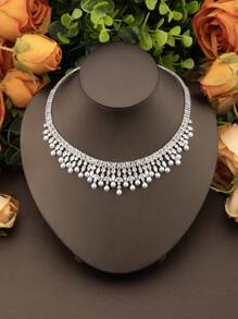 1 Set de joyería de alta calidad, lujosa y elegante con circonita cúbica con diseño floral, incluye 1 par de aretes, 1 collar, 1 pulsera, 1 anillo, adecuado para fiestas y banquetes de mujeres, sin caja de regalo