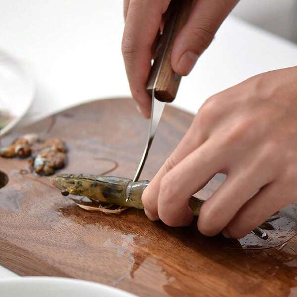 A Multi-Functional Wooden Handle Household Shrimp Peeling Tool, Shrimp Thread Knife, Back Opening Knife, Shrimp Thread Picking Knife, And A Small Kitchen Tool For Peeling Shrimp