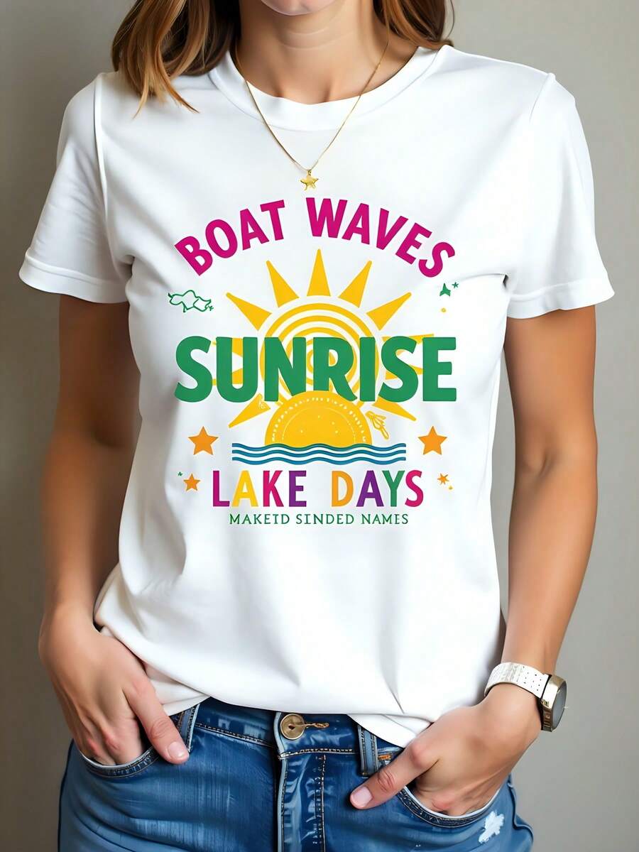 Camiseta de Mujer 180g, Algodón Blanco, Cuello Redondo, Manga Corta, Estampado "BOAT WAVES SUNRISE LAKE DAYS", Estilo Veraniego para Días de Lago, T-shirt Casual y Cómoda, Ideal para Vacaciones y Actividades al Aire Libre. - Blanco - Ver 1