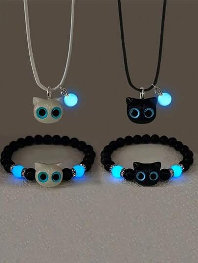Set de 2 piezas de collar y pulsera con diseño de gatito blanco y negro que brilla en la oscuridad, set de joyas románticas de pareja de gatitos de dibujos animados