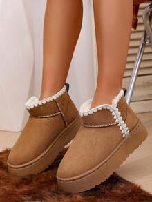 女式 2025 厚底防滑设计保暖内衬雪地靴，时尚百搭款式，适合户外活动、旅行和度假