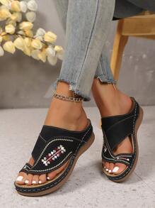 2025 Summer New Toe-Post Plaid Bohemian Embroidery Platform Thick Sole Indoor & Outdoor Women Sandals