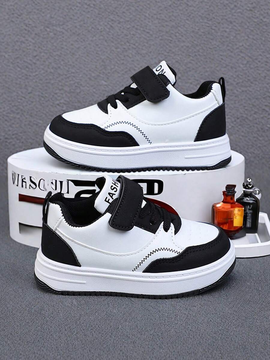 1 双儿童时尚运动鞋，配有松紧带和钩环扣，适合所有季节的户外日常活动 - 黑色 - 查看 1